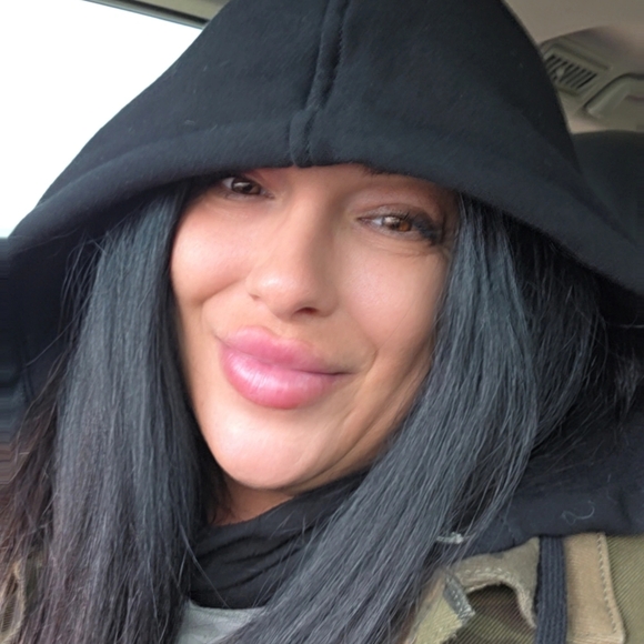 Meet your Posher, E - Picture 1 of 1